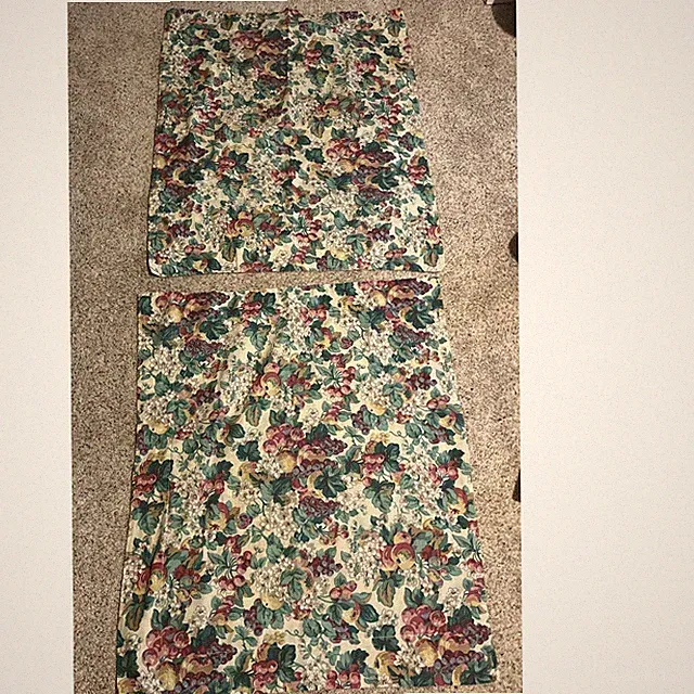 Laura Ashley Rubens Floral Fruit Pillow Shams 25" x 31“ Vtg Queen